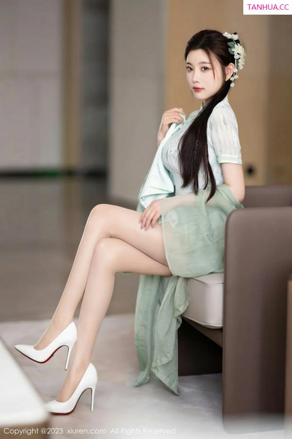 杨晨晨 sugar小甜心CC [XiuRen]高清写真图 2023.06.27 No.6983 杨晨晨Yome 旗袍美腿第12张图片